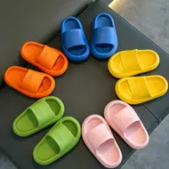 Children Bathroom Slippers Summer Solid Color Anti Slip Soft Sole Kid Slippers 2-8 Years Old Boys and Girls Cute Home Slippers 933