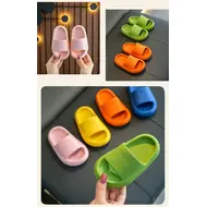 Children Bathroom Slippers Summer Solid Color Anti Slip Soft Sole Kid Slippers 2-8 Years Old Boys and Girls Cute Home Slippers 933