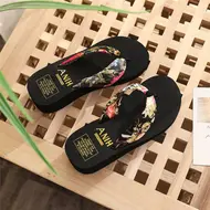 2025 Fashion Women Flip Flops Summer Beach Platform Slippers Casual Outside Wedges Sandals Summer Women Shoes 923