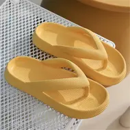 Soft Sole EVA Women's Flip Flops Wholesale 2025 Summer Beach Non-slip Cloud Slippers Women Thick Platform Clip Toe Bathroom Slides 959