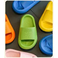 Children Bathroom Slippers Summer Solid Color Anti Slip Soft Sole Kid Slippers 2-8 Years Old Boys and Girls Cute Home Slippers 933