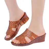 2025 New Arrival Fashion Slides Womens Jelly Flats Shoes Transparent Sandals Anti-slip Round Female Casual Non-slip Woman Sandal 924