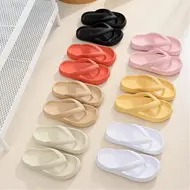 Soft Sole EVA Women's Flip Flops Wholesale 2025 Summer Beach Non-slip Cloud Slippers Women Thick Platform Clip Toe Bathroom Slides 959