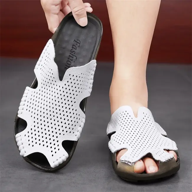 ​New Casual Leather Men Sandals Light Breathable Flats Hollow Out Male Shoes Summer Outdoor Daily Men Slippers Hot Sale Half Drag 1017_18871