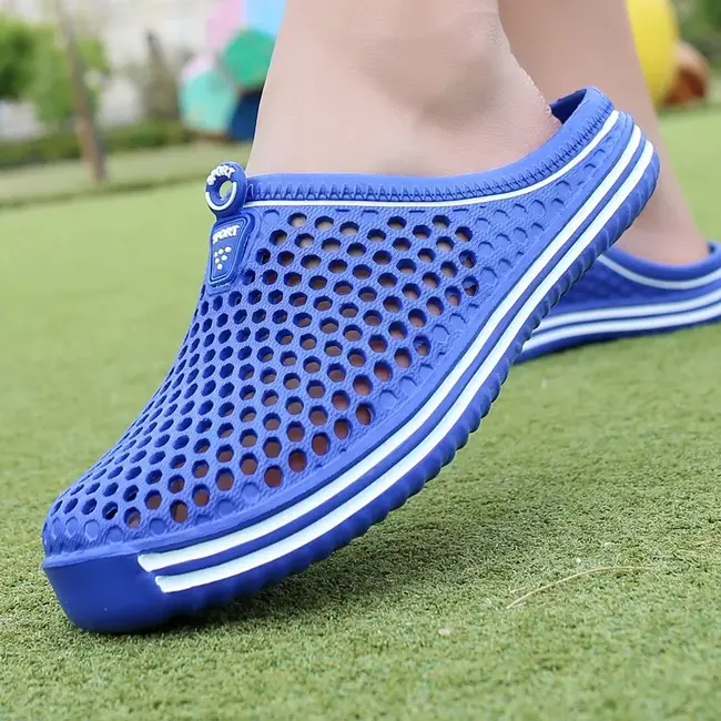 Comfortable Men Pool Sandals Summer Outdoor Beach Shoes Men Slip on Garden Clogs Casual Water Shower Slippers Unisex 988_18303