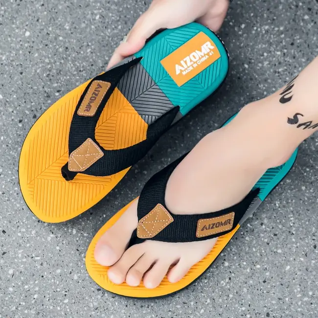 Men Mixed Colors Flip-flops Summer Comfortable Thick Sole Non-Slip Walking Shoes Round Head Lightweight Beach Slippers 1013_18795