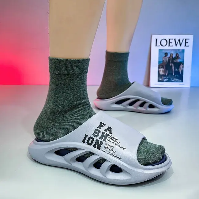 EVA Soft Sole Male Slides New Summer Men's Slippers Breathable Hollow Beach Sandals Light Comfortable Indoor Flip Flop 990_18366