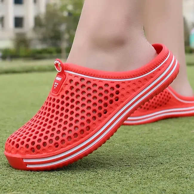 Comfortable Men Pool Sandals Summer Outdoor Beach Shoes Men Slip on Garden Clogs Casual Water Shower Slippers Unisex 988_18302