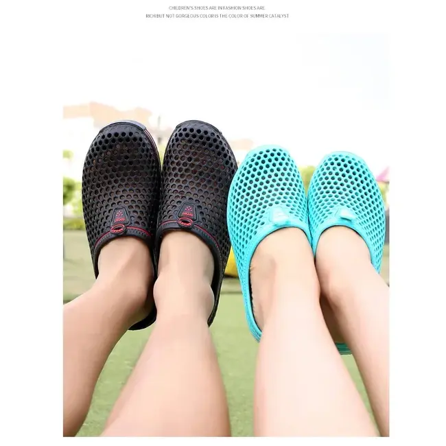 Comfortable Men Pool Sandals Summer Outdoor Beach Shoes Men Slip on Garden Clogs Casual Water Shower Slippers Unisex 988_18317
