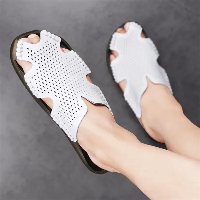 ​New Casual Leather Men Sandals Light Breathable Flats Hollow Out Male Shoes Summer Outdoor Daily Men Slippers Hot Sale Half Drag 1017_18875