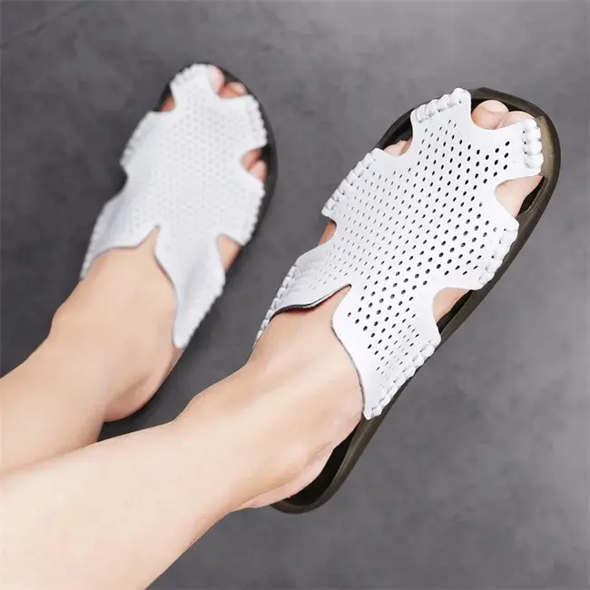 ​New Casual Leather Men Sandals Light Breathable Flats Hollow Out Male Shoes Summer Outdoor Daily Men Slippers Hot Sale Half Drag 1017_18878