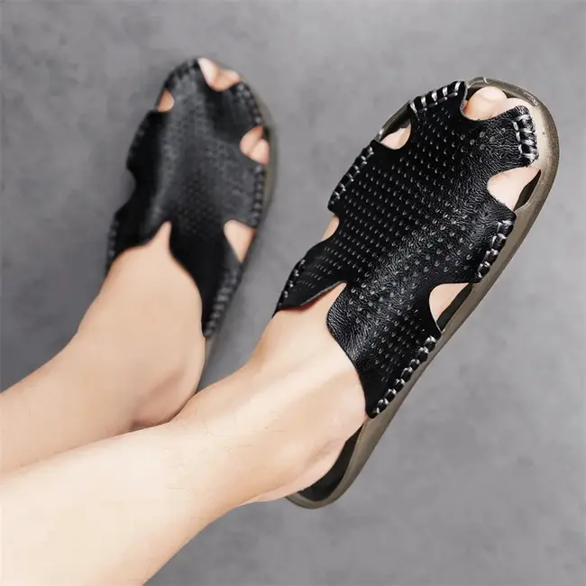 ​New Casual Leather Men Sandals Light Breathable Flats Hollow Out Male Shoes Summer Outdoor Daily Men Slippers Hot Sale Half Drag 1017_18891