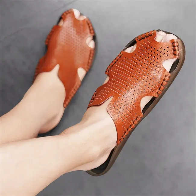 ​New Casual Leather Men Sandals Light Breathable Flats Hollow Out Male Shoes Summer Outdoor Daily Men Slippers Hot Sale Half Drag 1017_18883